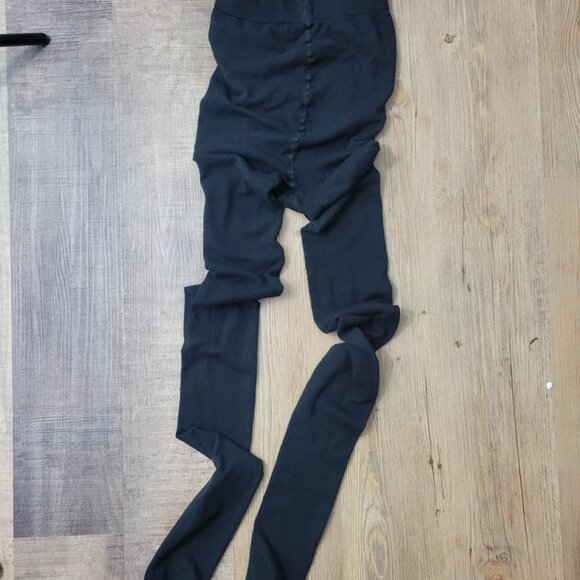 Bundle - Plus size XL (size 16/18) black leggings and short (Old Navy/Gap/H&M) - Picture 7 of 11
